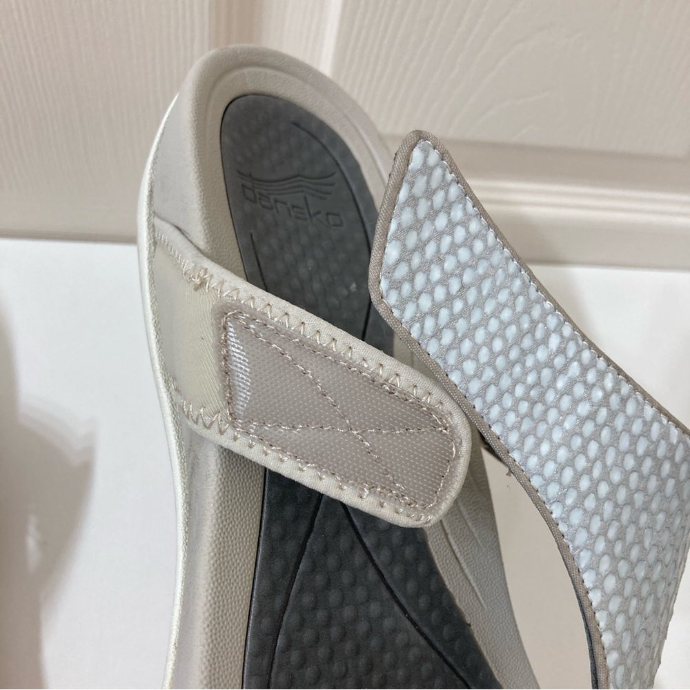 Dansko Women’s Katy 2 Gray Leather Hooded Sandal Flip Flop 11.5 Size 42 Vacation - Picture 4 of 11